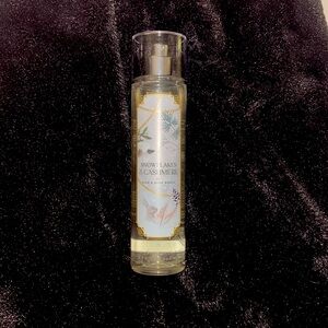 Snowflakes and cashmere by bath and body works